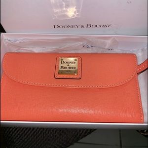 Dooney & Bourke Peach check wallet NWT